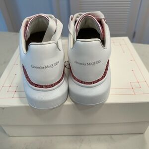 Alexander McQueen Sneakers in White and Glitter Pink